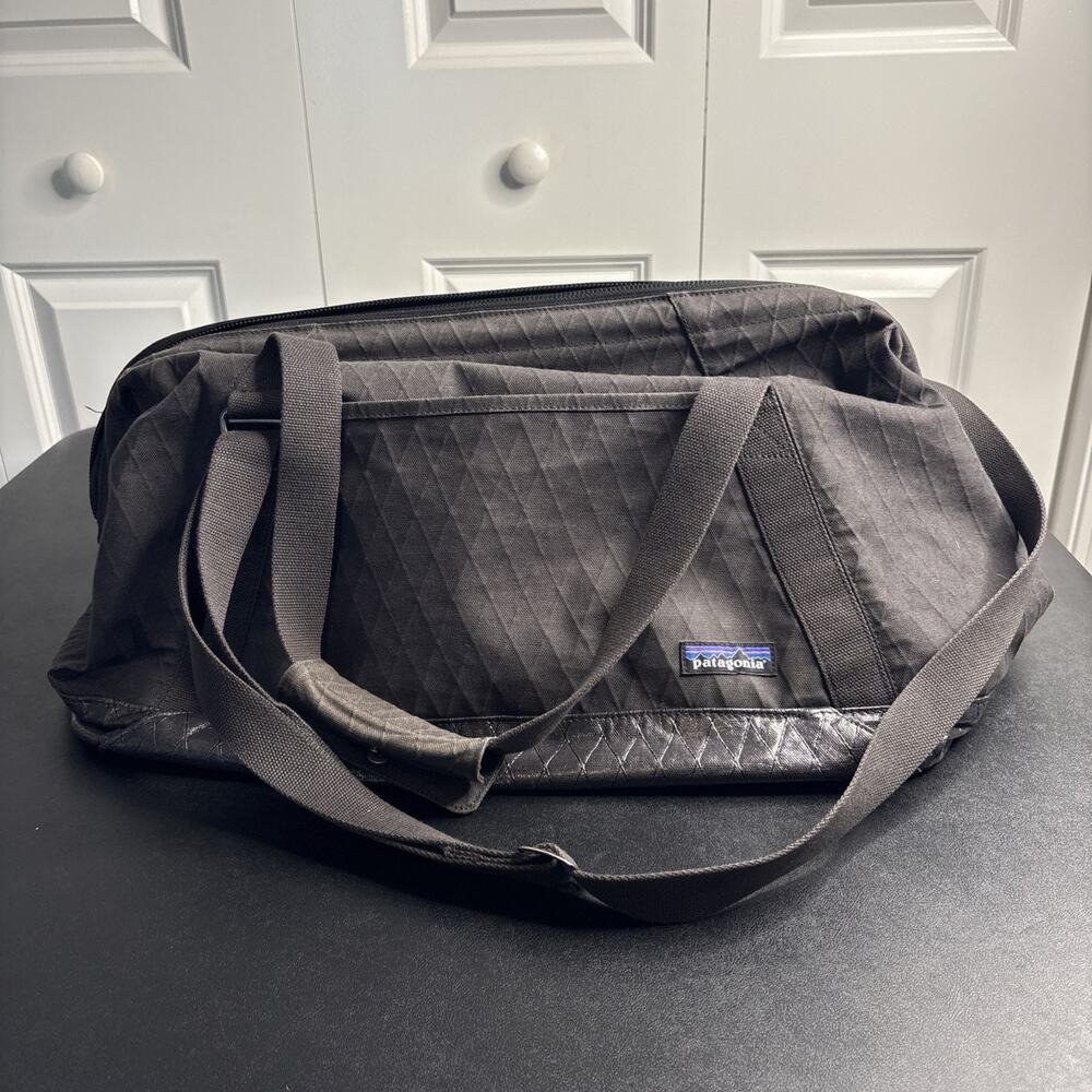 Patagonia 42L Stand Up Duffel Weekender Bag Black Organic Cotton Canvas + Strap